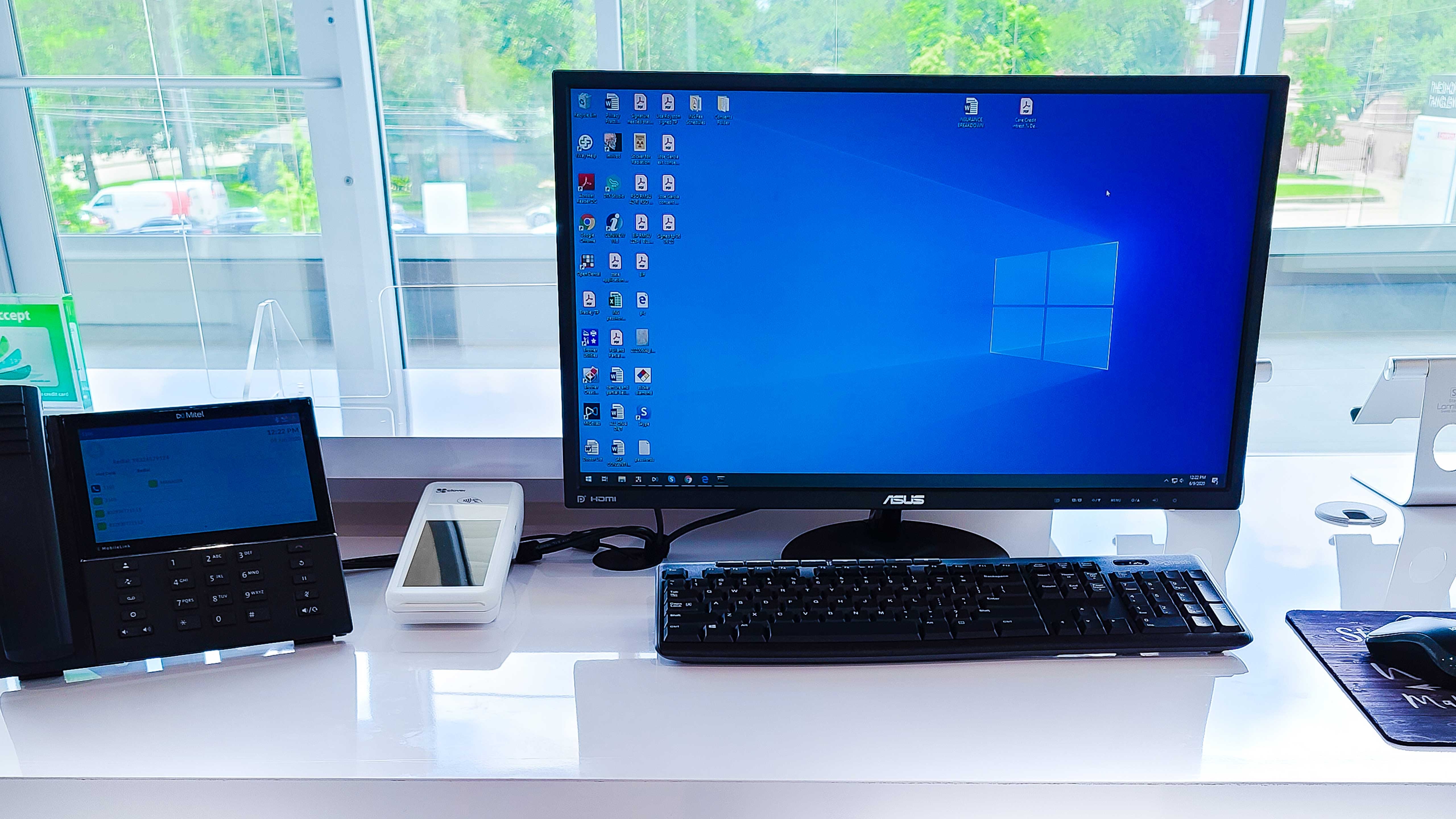 Reception computer at nu dentistry